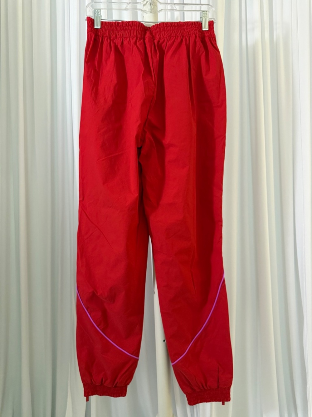 NWT Fabletics Relay Track Jogger Pants Red Size M Zip Ankle MSRP $89.95 - Picture 3 of 16